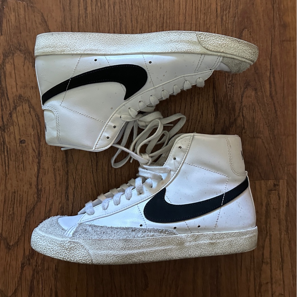 Nike White Blazers High Tops Women’s 9